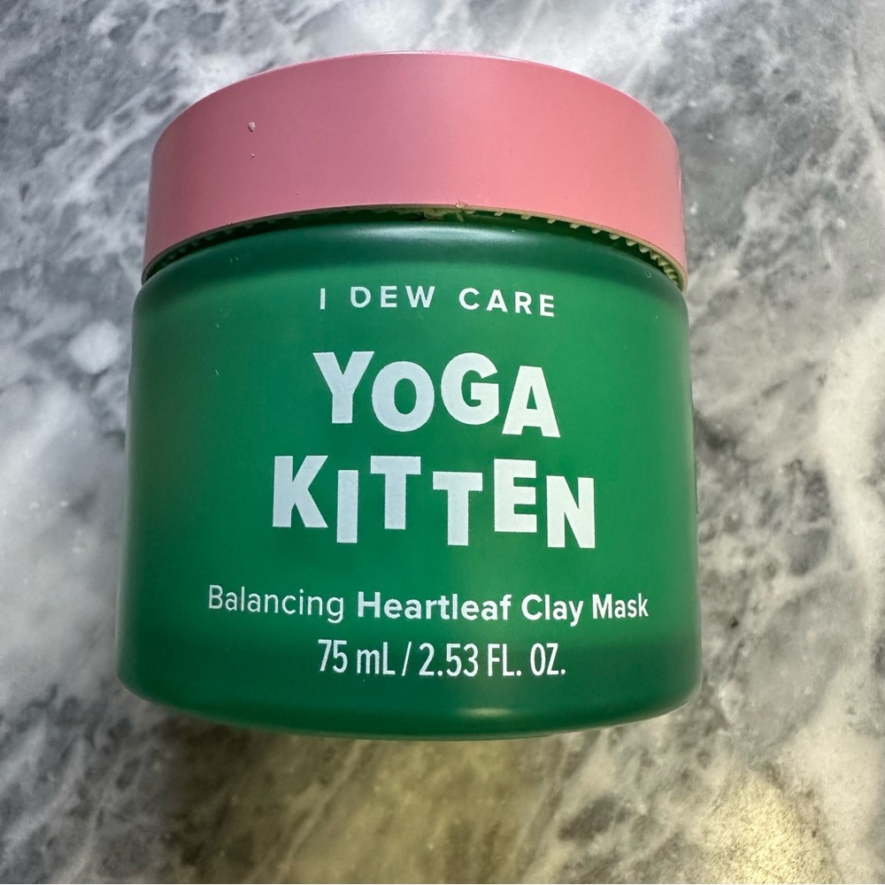 I Dew Care Yoga Kitten Balancing Heartleaf Clay‎ Mask